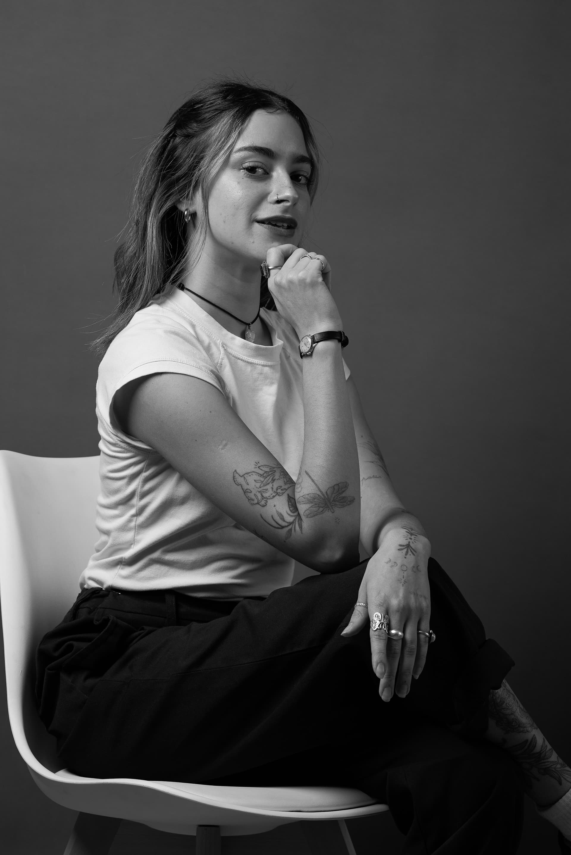 DOBLEMME — retrato en blanco y negro