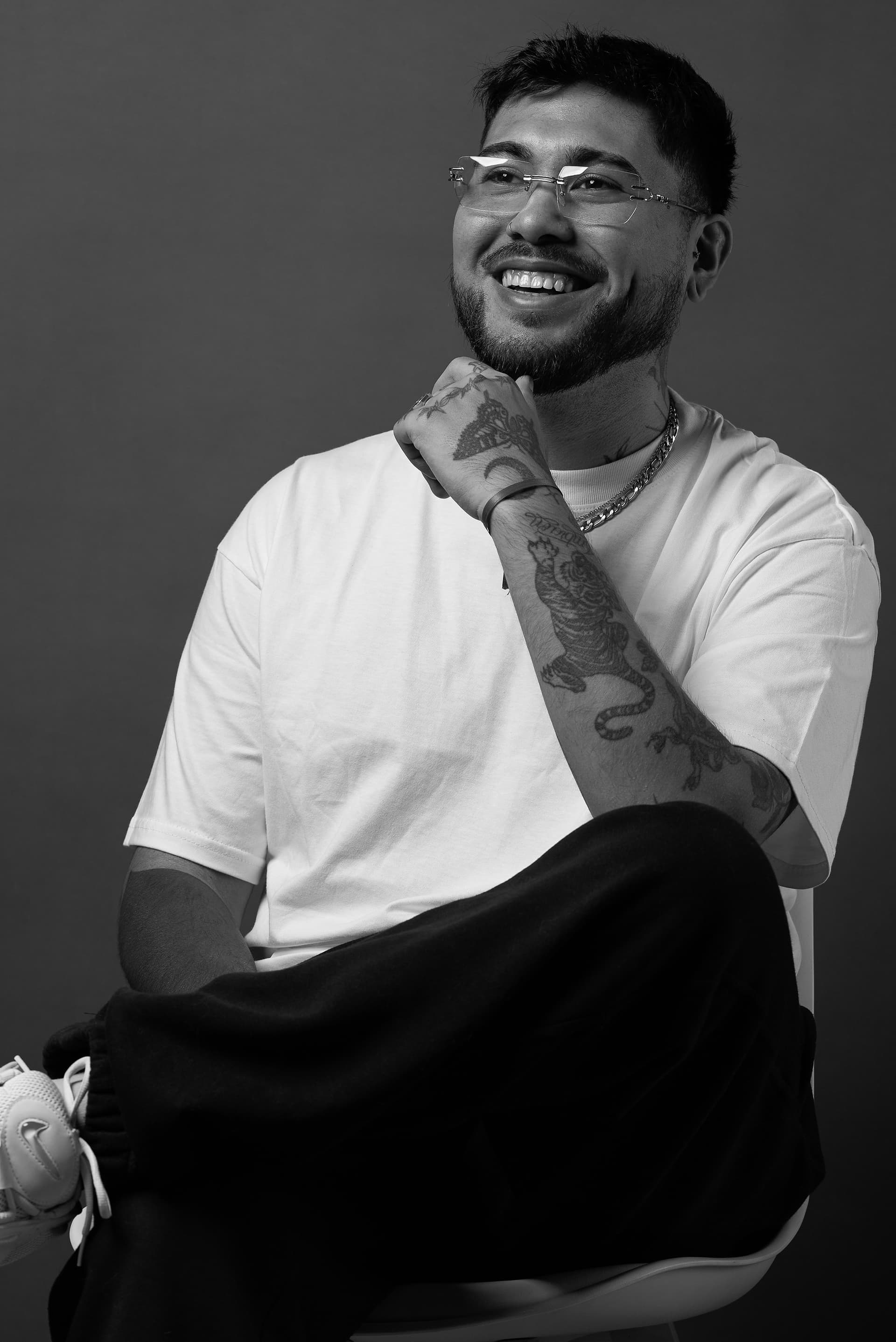 NXN TATUERO — retrato en blanco y negro